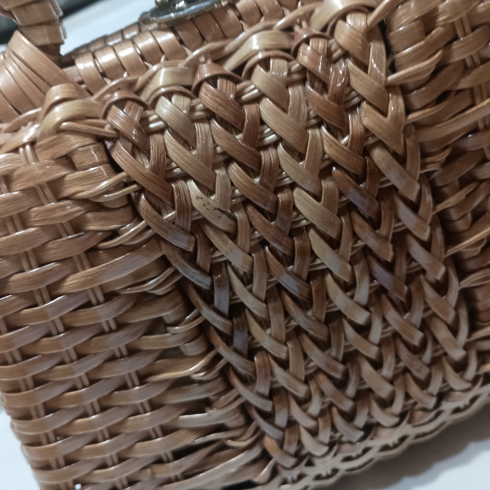 Elegant SIMON Woven Top-Handle Handbag Hand Made in Hong Kong - Picture 5 of 15